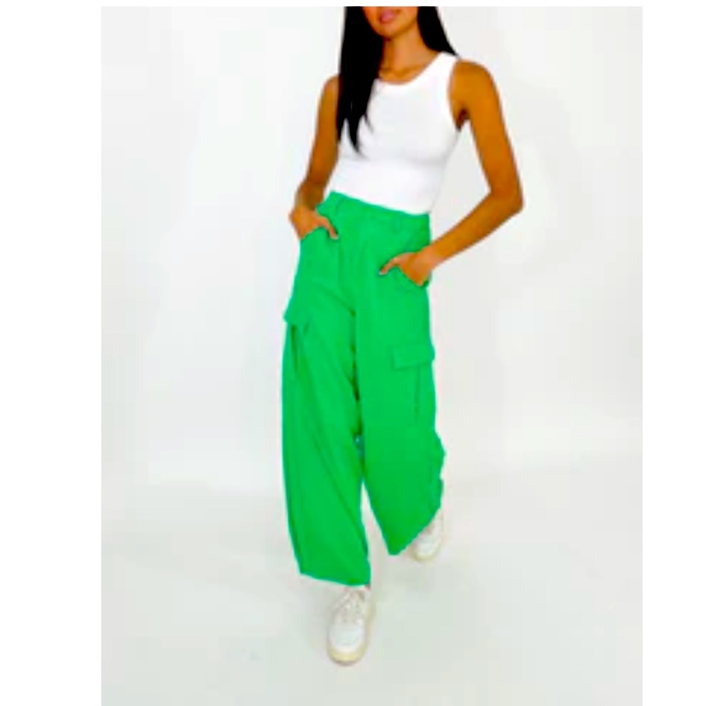 Vibrant green cargo pants. New. Never worn! Very long!